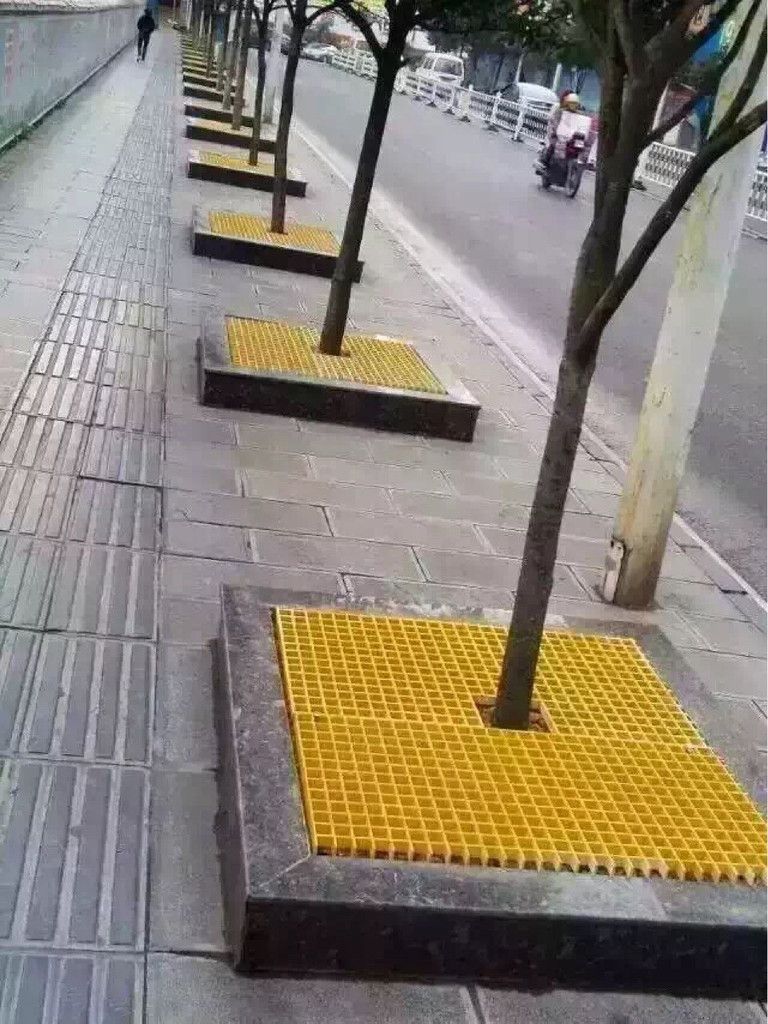 ظ